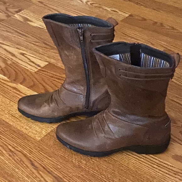 MERRELL VERA MID CALF BROWN LEATHER BOOTS SIZE 7.5 - Picture 2 of 4